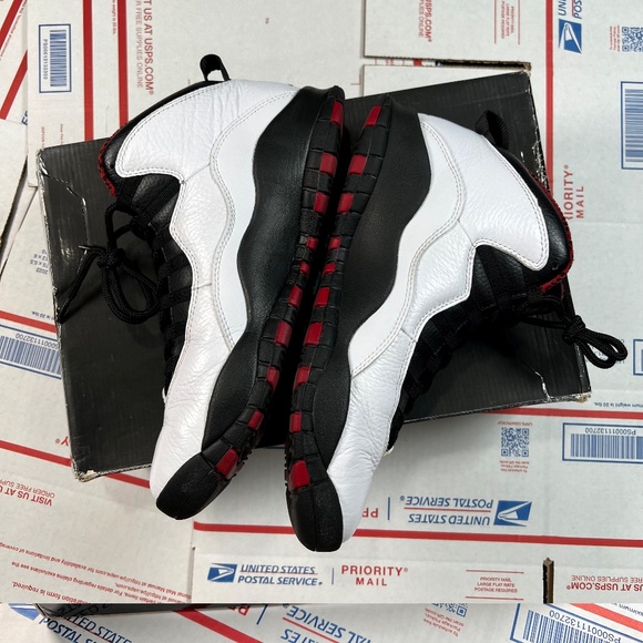 Air Jordan 10 - Retro Chicago - Men\'s Size 8 Mint Condition main image 8